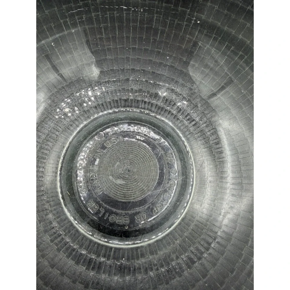 ❄️✨ Vintage Pyrex Frosted Basket‑Weave Textured Bowl – Ovenware – 1960s–1980s
